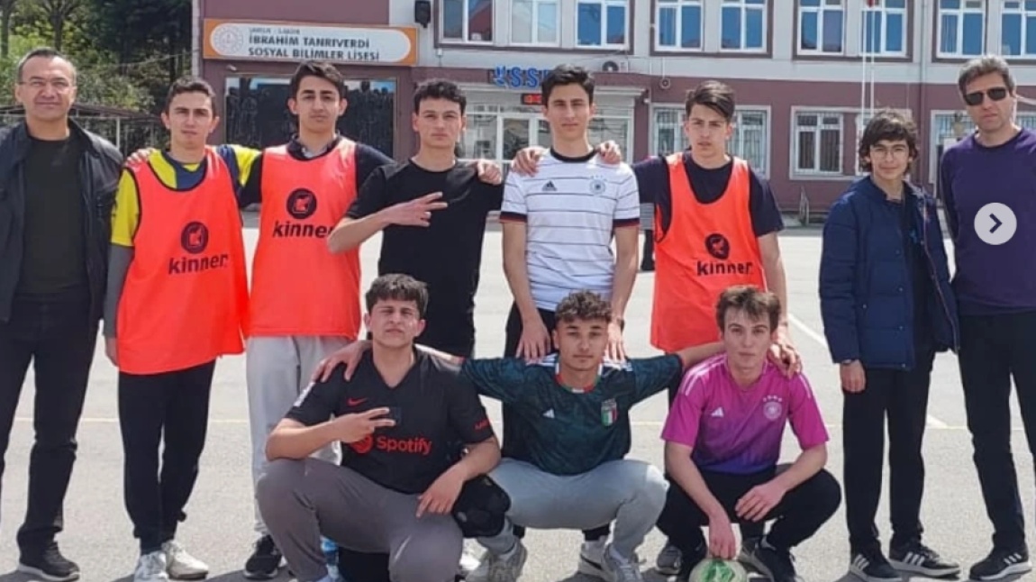 Sınıflar Arası Futbol Turnuvasının Şampiyonu: 9-A